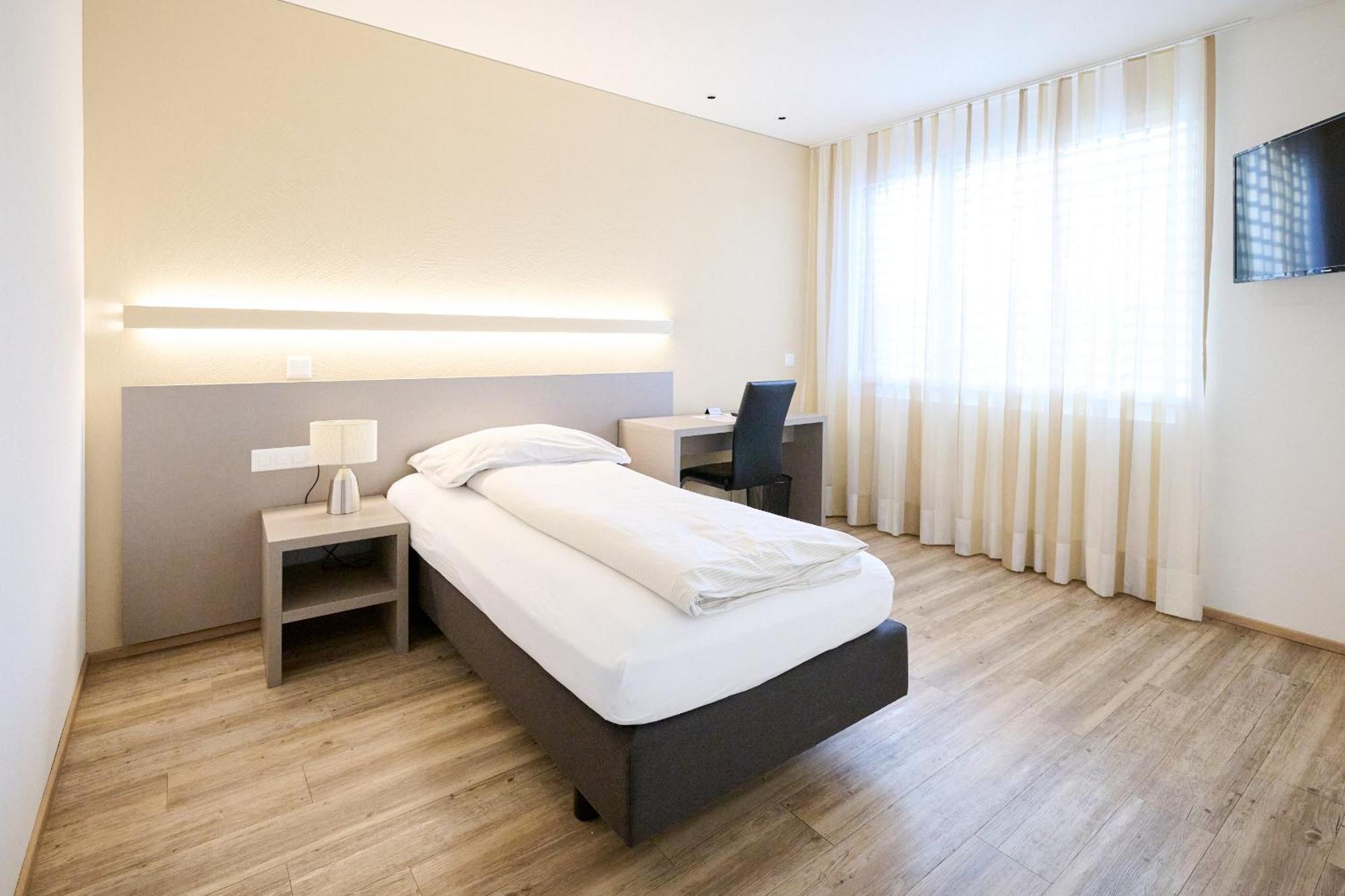 Hotel Am Kreisel Self-Check-In By Smart Hotels Lachen Exterior foto