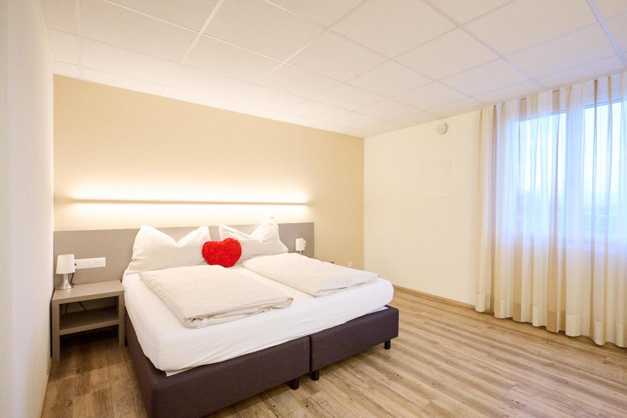 Hotel Am Kreisel Self-Check-In By Smart Hotels Lachen Exterior foto